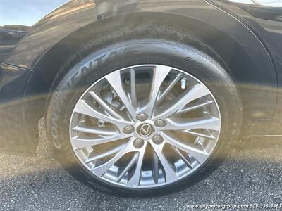2021 Lexus ES 350   - Photo 12 - Seekonk, MA 02771