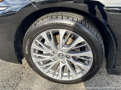 2021 Lexus ES 350   - Photo 10 - Seekonk, MA 02771