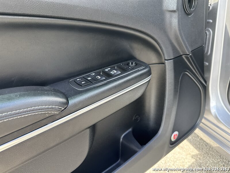 2017 Chrysler 300 S - Photo 19 - Seekonk, MA 02771