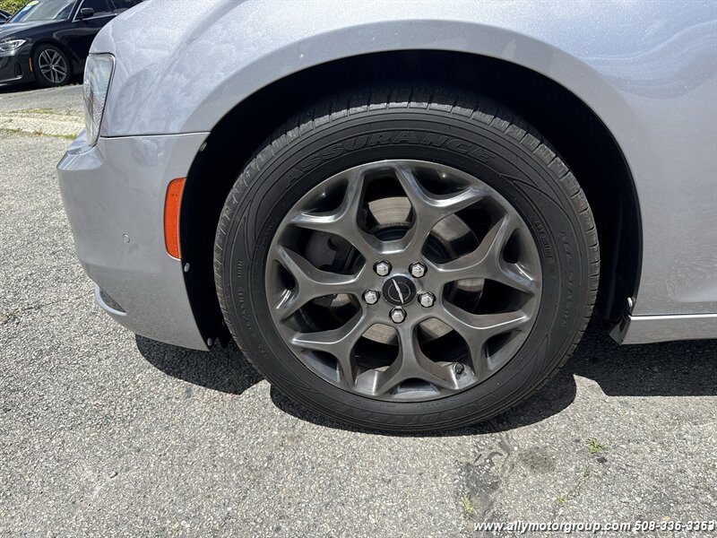 2017 Chrysler 300 S - Photo 9 - Seekonk, MA 02771