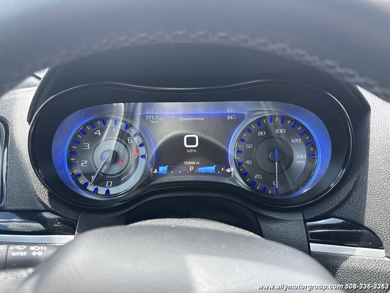 2017 Chrysler 300 S - Photo 21 - Seekonk, MA 02771