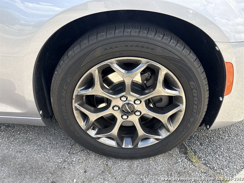 2017 Chrysler 300 S - Photo 12 - Seekonk, MA 02771
