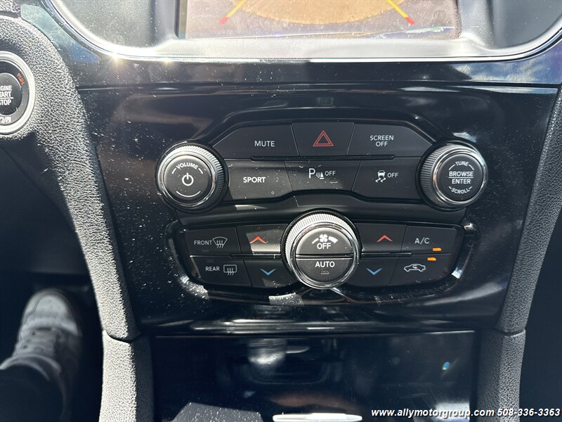 2017 Chrysler 300 S - Photo 25 - Seekonk, MA 02771