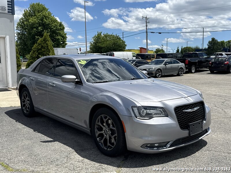 2017 Chrysler 300 S - Photo 3 - Seekonk, MA 02771