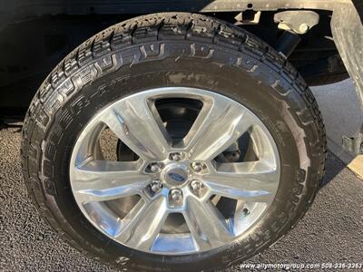 2017 Ford F-150 Platinum   - Photo 9 - Seekonk, MA 02771