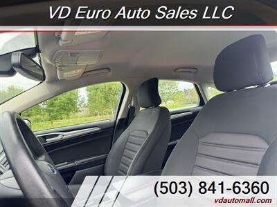 2019 Ford Fusion SE  Clean title! - Photo 10 - Portland, OR 97218