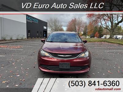 2020 Chrysler Voyager LXi -CLEAN TITLE! - Photo 2 - Portland, OR 97218