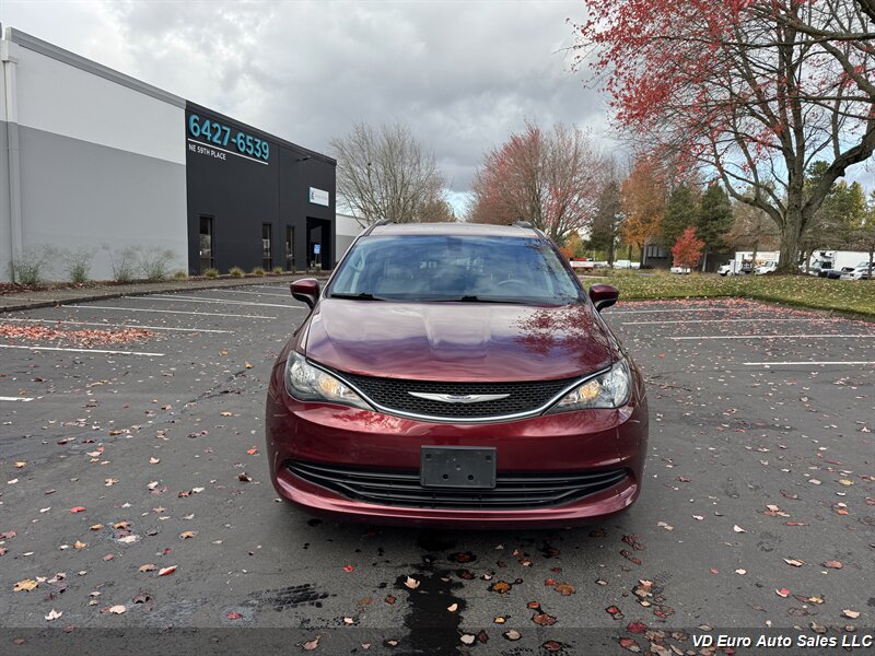 2020 Chrysler Voyager LXi  -CLEAN TITLE!