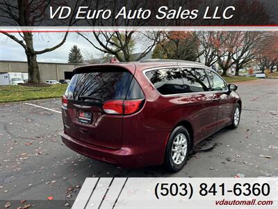 2020 Chrysler Voyager LXi -CLEAN TITLE! - Photo 8 - Portland, OR 97218