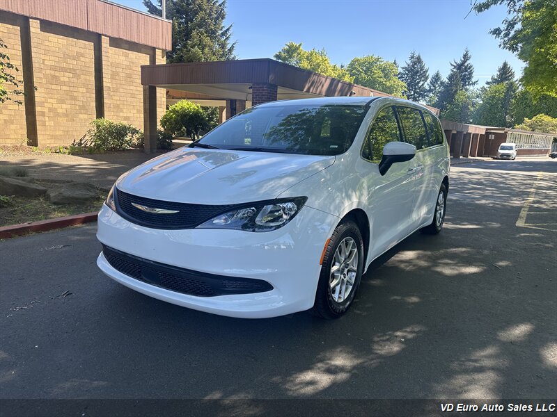 2023 Chrysler Voyager LX  -CLEAN TITLE!