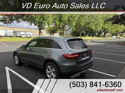 2017 Mercedes-Benz GLC GLC 300 4MATIC Clean title! - Photo 4 - Portland, OR 97218