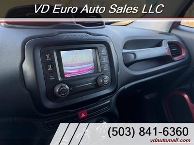 2015 Jeep Renegade Trailhawk  4x4 - Photo 12 - Portland, OR 97218