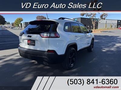 2019 Jeep Cherokee Latitude Plus  4X4 CLEAN TITLE! - Photo 6 - Portland, OR 97218