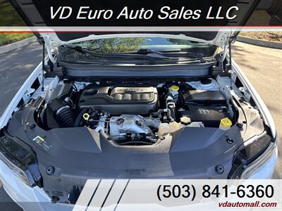 2019 Jeep Cherokee Latitude Plus  4X4 CLEAN TITLE! - Photo 13 - Portland, OR 97218