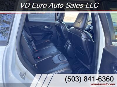 2019 Jeep Cherokee Latitude Plus  4X4 CLEAN TITLE! - Photo 16 - Portland, OR 97218