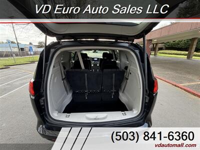 2022 Chrysler Voyager LX  CLEAN TITLE! - Photo 20 - Portland, OR 97218
