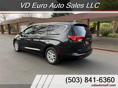2022 Chrysler Voyager LX  CLEAN TITLE! - Photo 8 - Portland, OR 97218