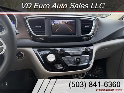 2022 Chrysler Voyager LX  CLEAN TITLE! - Photo 17 - Portland, OR 97218