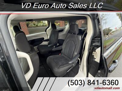 2022 Chrysler Voyager LX  CLEAN TITLE! - Photo 11 - Portland, OR 97218