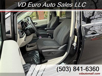 2022 Chrysler Voyager LX  CLEAN TITLE! - Photo 10 - Portland, OR 97218