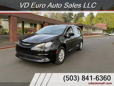 2022 Chrysler Voyager LX  CLEAN TITLE! - Photo 2 - Portland, OR 97218
