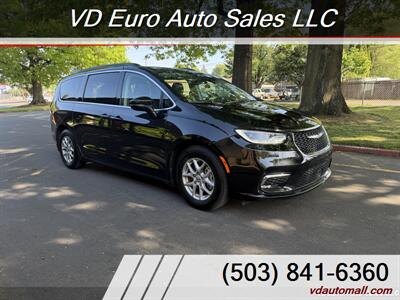 2022 Chrysler Pacifica Touring L  -CLEAN TITLE! - Photo 4 - Portland, OR 97218