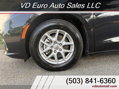 2022 Chrysler Pacifica Touring L  -CLEAN TITLE! - Photo 23 - Portland, OR 97218