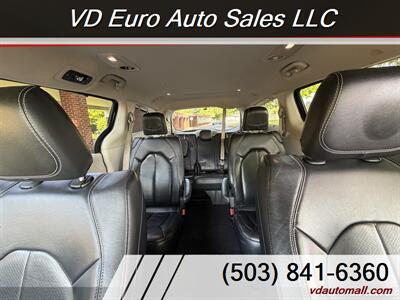 2022 Chrysler Pacifica Touring L  -CLEAN TITLE! - Photo 14 - Portland, OR 97218