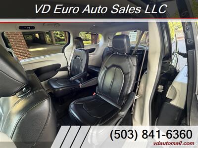 2022 Chrysler Pacifica Touring L  -CLEAN TITLE! - Photo 17 - Portland, OR 97218
