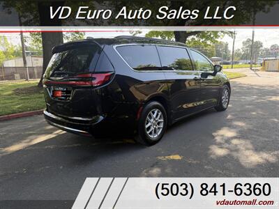 2022 Chrysler Pacifica Touring L  -CLEAN TITLE! - Photo 6 - Portland, OR 97218