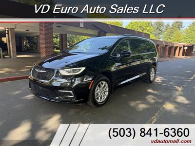 2022 Chrysler Pacifica Touring L  -CLEAN TITLE! - Photo 1 - Portland, OR 97218