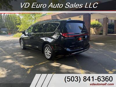 2022 Chrysler Pacifica Touring L  -CLEAN TITLE! - Photo 8 - Portland, OR 97218