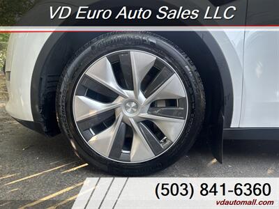 2023 Tesla Model Y  AWD-Price after FEDERAL TAX REBATE! - Photo 23 - Portland, OR 97218