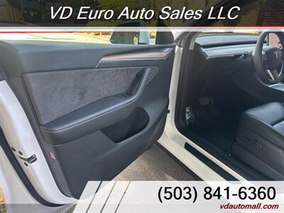 2023 Tesla Model Y  AWD-Price after FEDERAL TAX REBATE! - Photo 10 - Portland, OR 97218