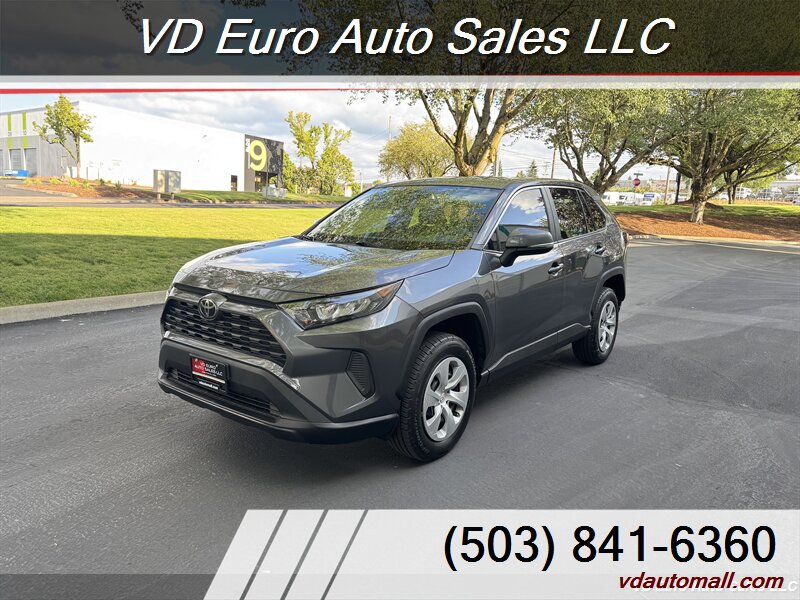 2022 Toyota RAV4 LE AWD - Photo 1 - Portland, OR 97218