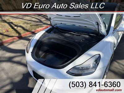 2019 Tesla Model 3 Long Range AWD/SUMMON included - Photo 18 - Portland, OR 97218