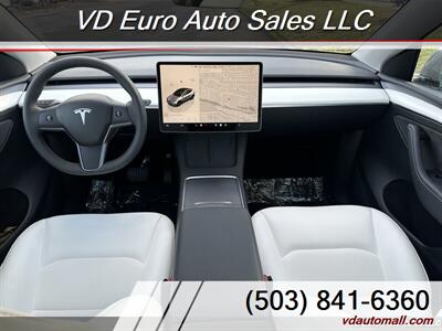 2024 Tesla Model Y Long Range AWD  Super LOW 416 miles! - Photo 19 - Portland, OR 97218