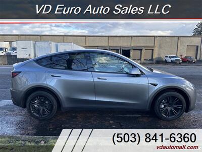 2024 Tesla Model Y Long Range AWD  Super LOW 416 miles! - Photo 5 - Portland, OR 97218