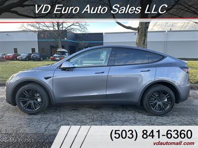 2024 Tesla Model Y Long Range AWD  Super LOW 416 miles! - Photo 9 - Portland, OR 97218