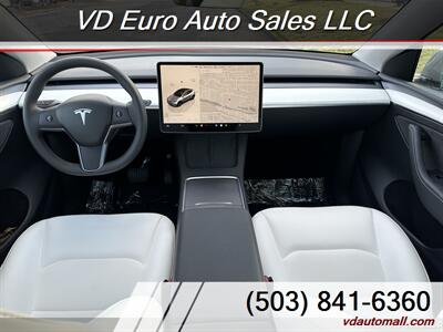 2024 Tesla Model Y Long Range AWD  Super LOW 416 miles! - Photo 19 - Portland, OR 97218