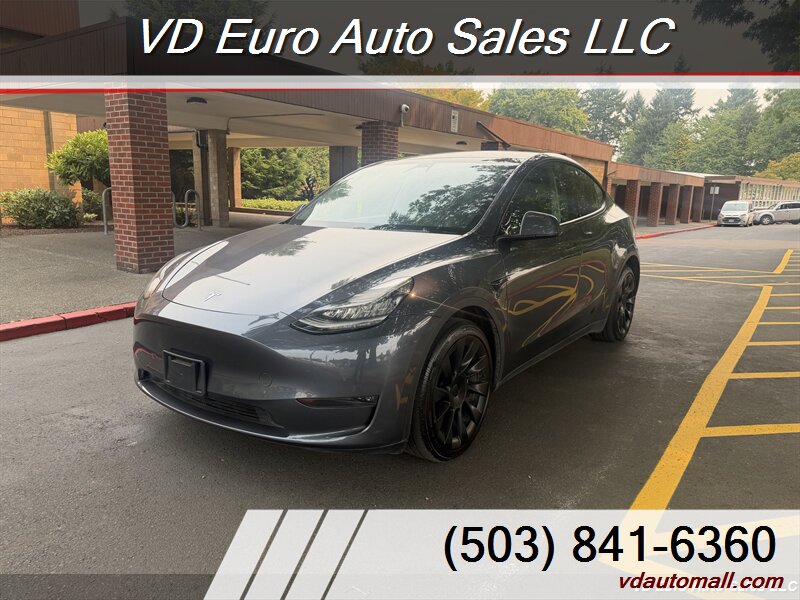 2020 Tesla Model Y Long Range  AWD - Photo 1 - Portland, OR 97218
