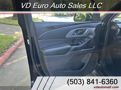 2021 Chevrolet Traverse LT Cloth  8 seats -CLEAN TITLE! - Photo 10 - Portland, OR 97218