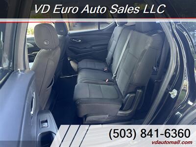 2021 Chevrolet Traverse LT Cloth  8 seats -CLEAN TITLE! - Photo 14 - Portland, OR 97218