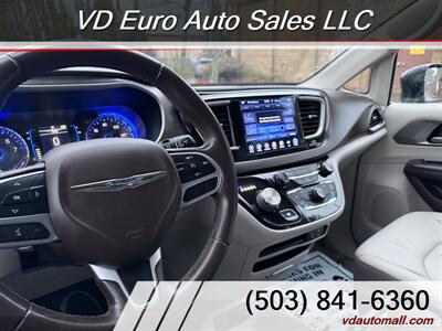 2017 Chrysler Pacifica Touring Plus -CLEAN TITLE! - Photo 12 - Portland, OR 97218