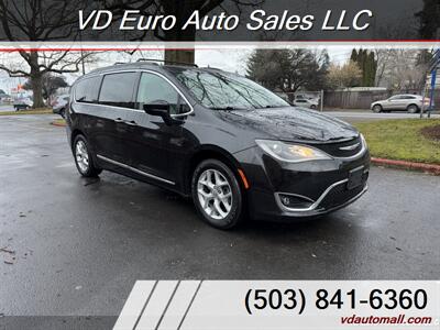 2017 Chrysler Pacifica Touring Plus -CLEAN TITLE! - Photo 3 - Portland, OR 97218