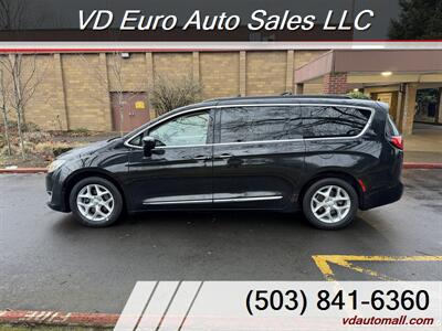 2017 Chrysler Pacifica Touring Plus -CLEAN TITLE! - Photo 8 - Portland, OR 97218
