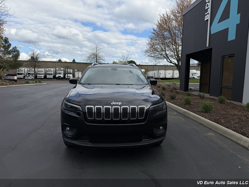 2019 Jeep Cherokee Latitude  4x4 Clean title!