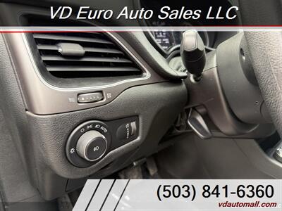 2019 Jeep Cherokee Latitude  4x4 Clean title! - Photo 23 - Portland, OR 97218