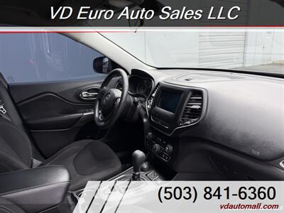 2019 Jeep Cherokee Latitude  4x4 Clean title! - Photo 22 - Portland, OR 97218
