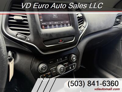 2019 Jeep Cherokee Latitude  4x4 Clean title! - Photo 25 - Portland, OR 97218